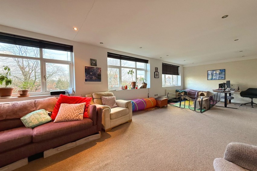 Images for Queens Road, Sale, M33