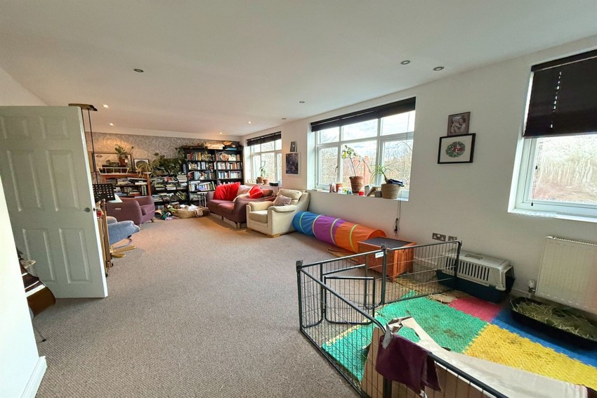 Images for Queens Road, Sale, M33