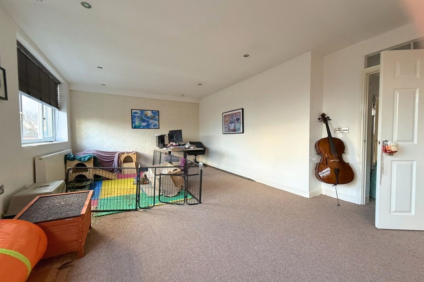 Images for Queens Road, Sale, M33