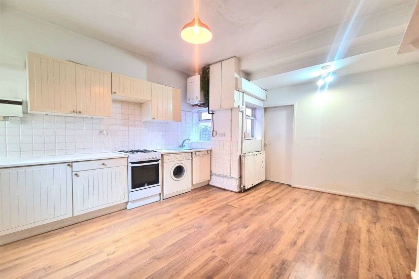 Images for Alice Street, Sale, M33