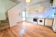 Images for Alice Street, Sale, M33