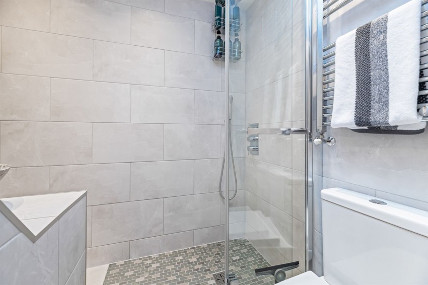 Images for Bates Lane, Helsby, WA6