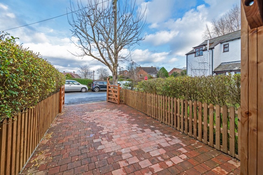 Images for Bates Lane, Helsby, WA6