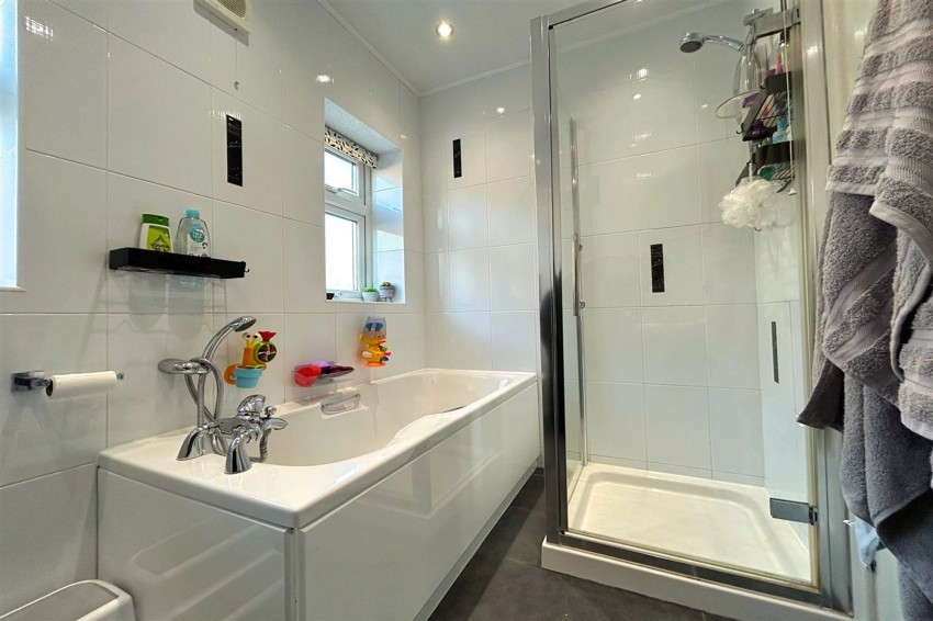 Images for Stoneleigh Avenue, Sale, M33