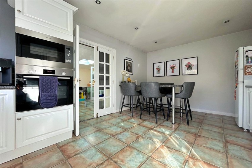 Images for Stoneleigh Avenue, Sale, M33