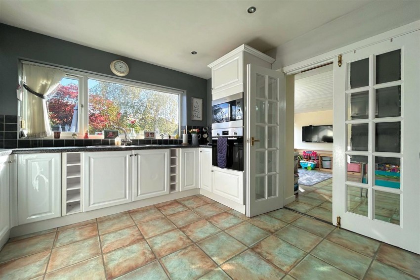 Images for Stoneleigh Avenue, Sale, M33