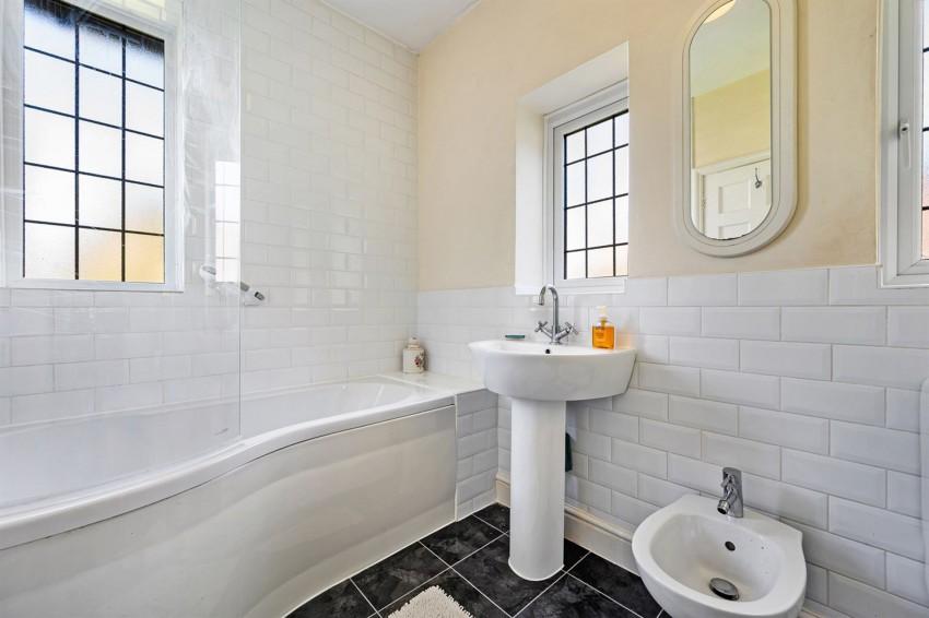 Images for Moss Lane, Sale, M33