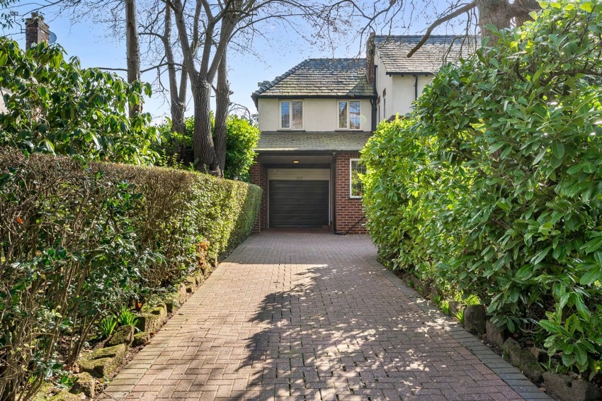 Images for Moss Lane, Sale, M33