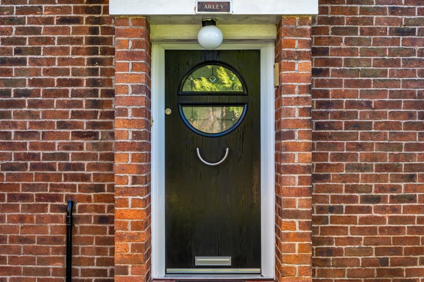 Images for Moss Lane, Sale, M33