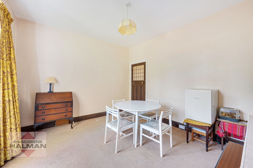Images for Broad Road, Sale, M33