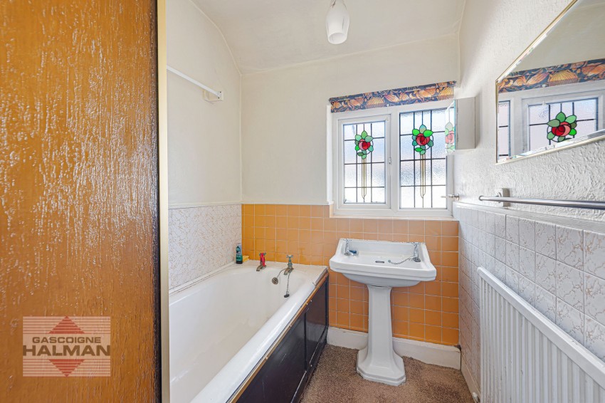 Images for Broad Road, Sale, M33