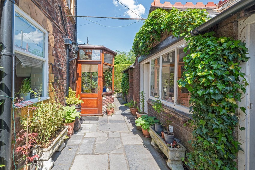 Images for Vicarage Lane, Helsby, WA6