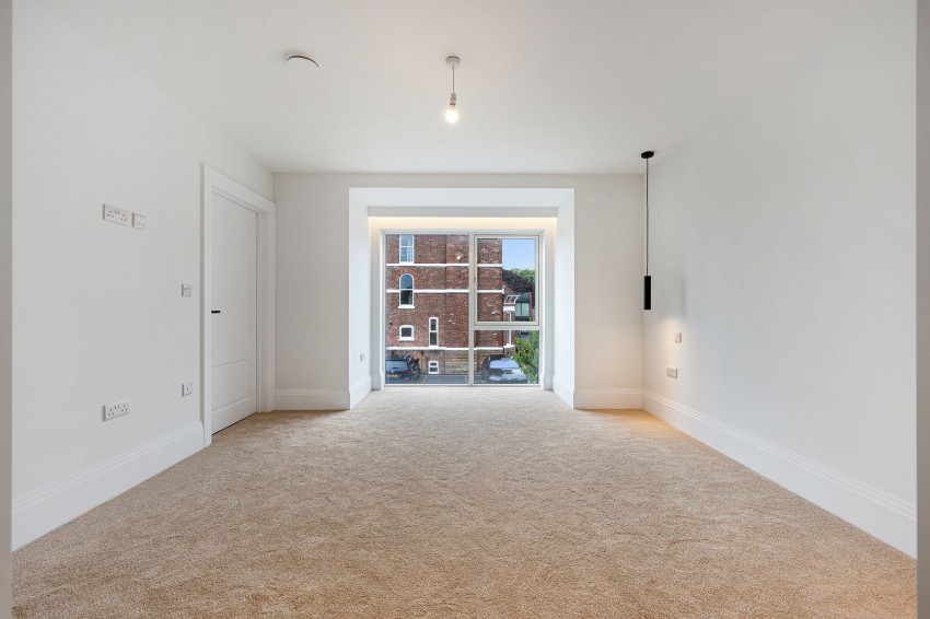 Images for Highfield Avenue, Sale, M33