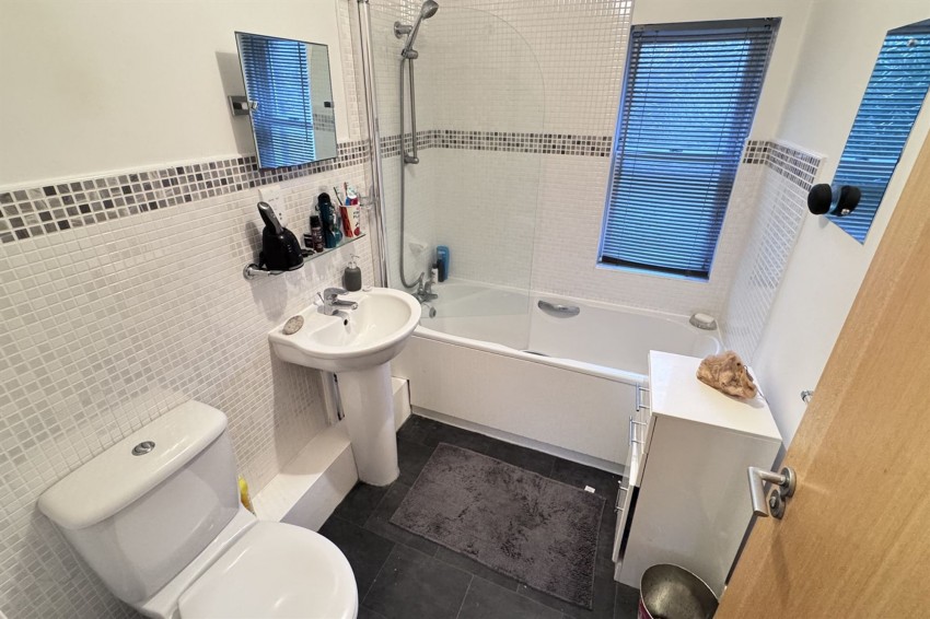 Images for Ewart Court, Hadfield, SK13