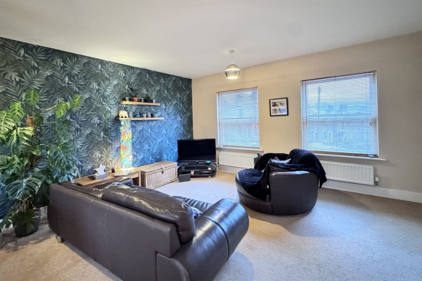 Images for Ewart Court, Hadfield, SK13