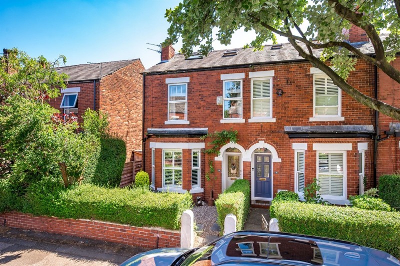 Abington Road, Sale, M33