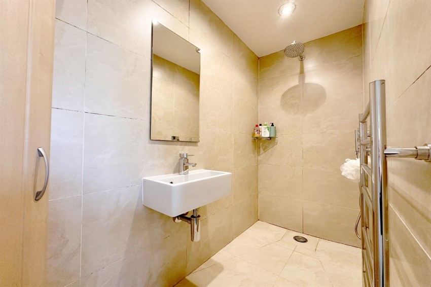 Images for London Road South, Poynton, SK12