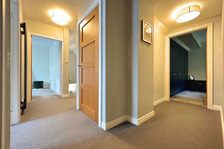 Images for The Avenue, Oakleigh Mews, M33