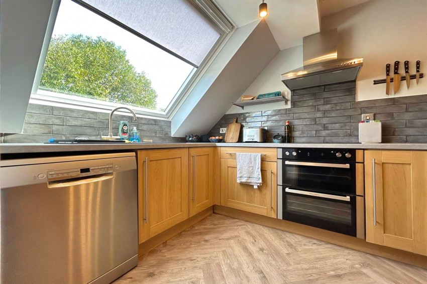 Images for The Avenue, Oakleigh Mews, M33