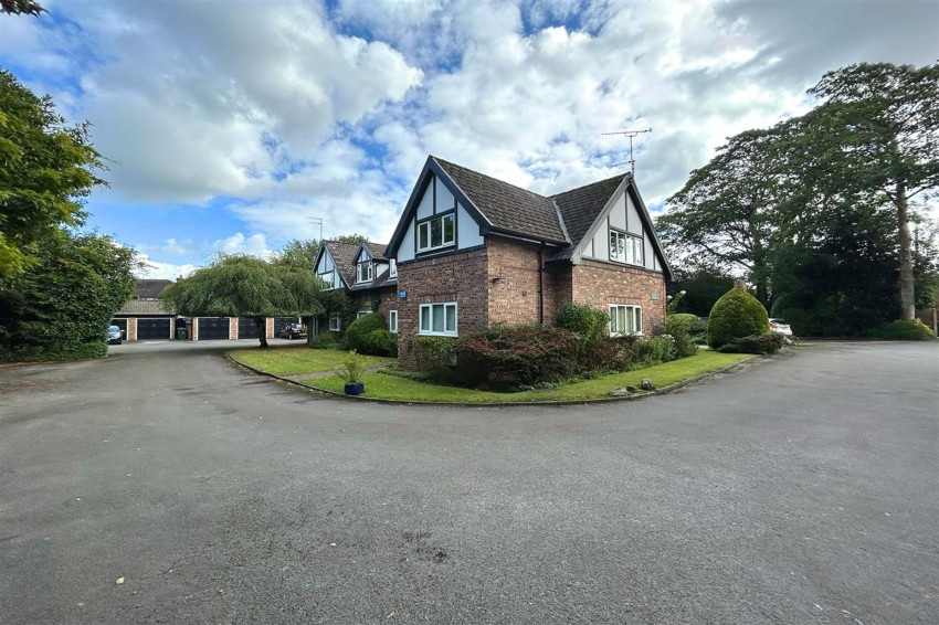 Images for The Avenue, Oakleigh Mews, M33