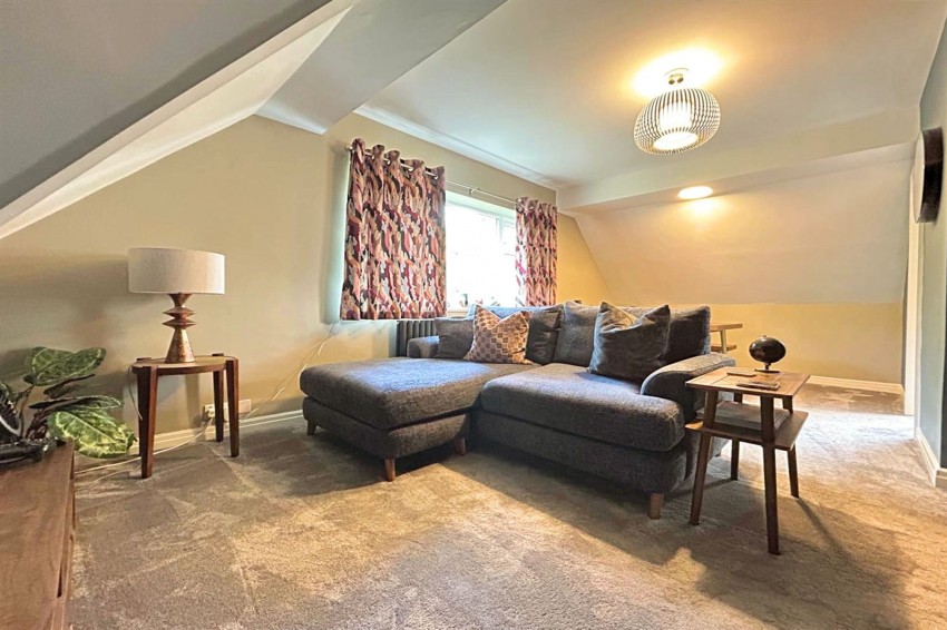 Images for The Avenue, Oakleigh Mews, M33