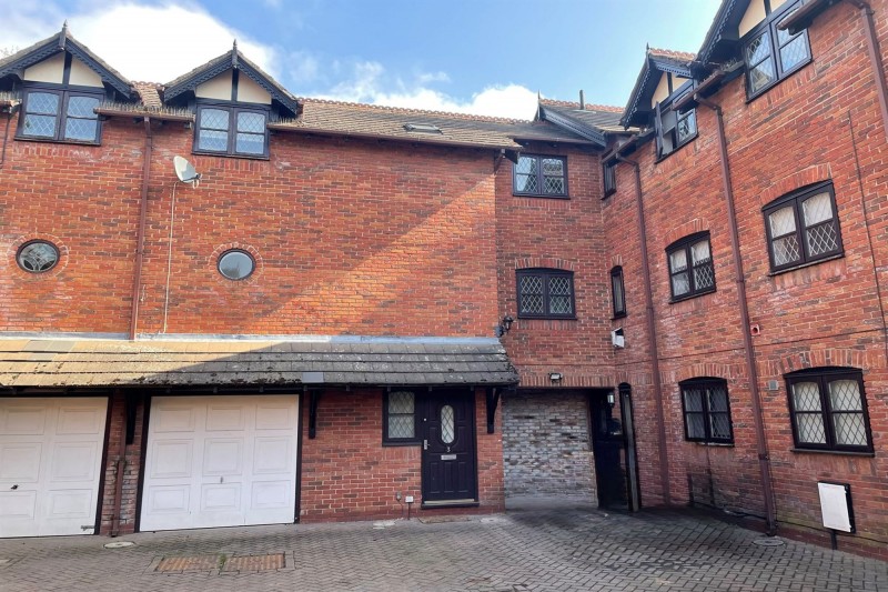 Manchester Road, Wilmslow, SK9