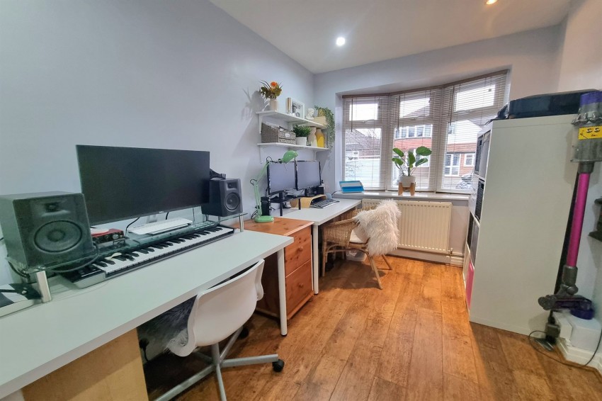 Images for Avonlea Road, Sale, M33