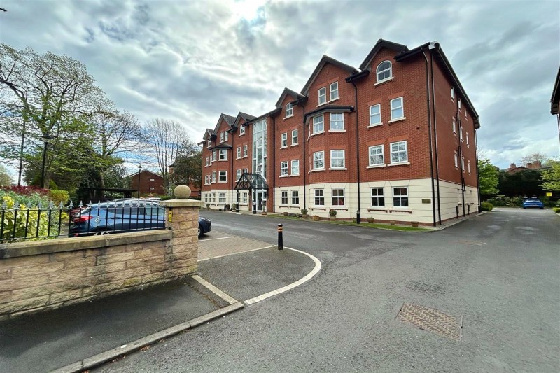 Northenden Road, Hampton House, M33