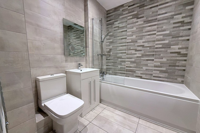 Images for Park Avenue, Sale, M33