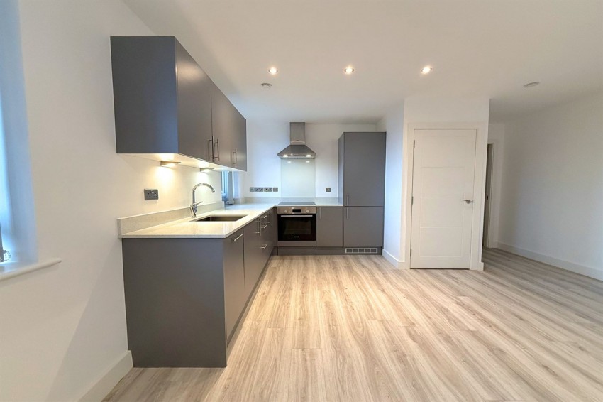 Images for Park Avenue, Sale, M33