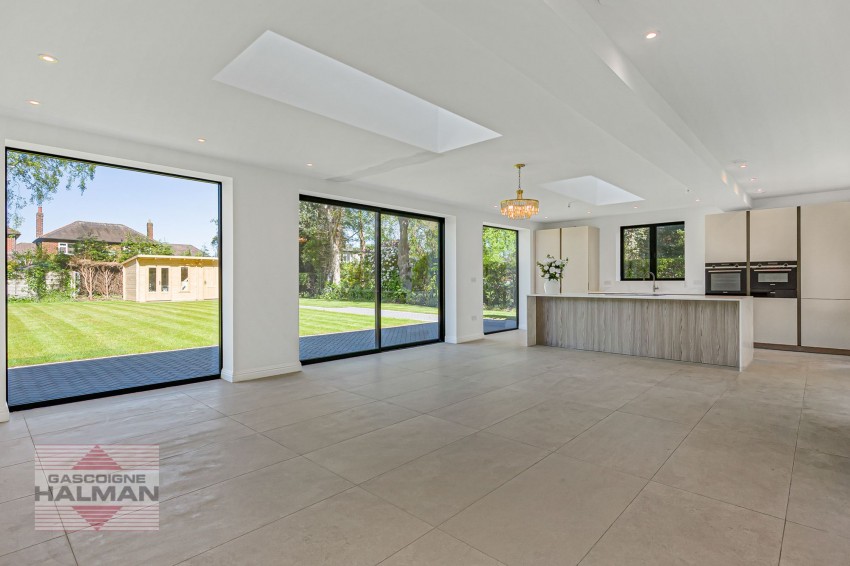 Images for Moss Lane, Sale, M33