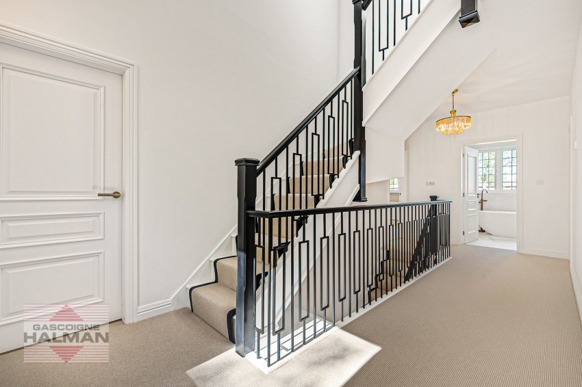 Images for Moss Lane, Sale, M33