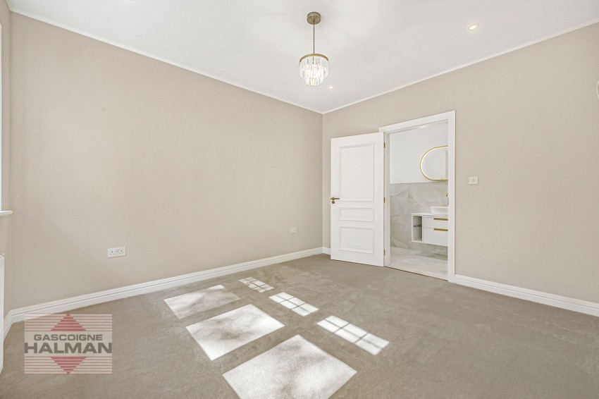 Images for Moss Lane, Sale, M33