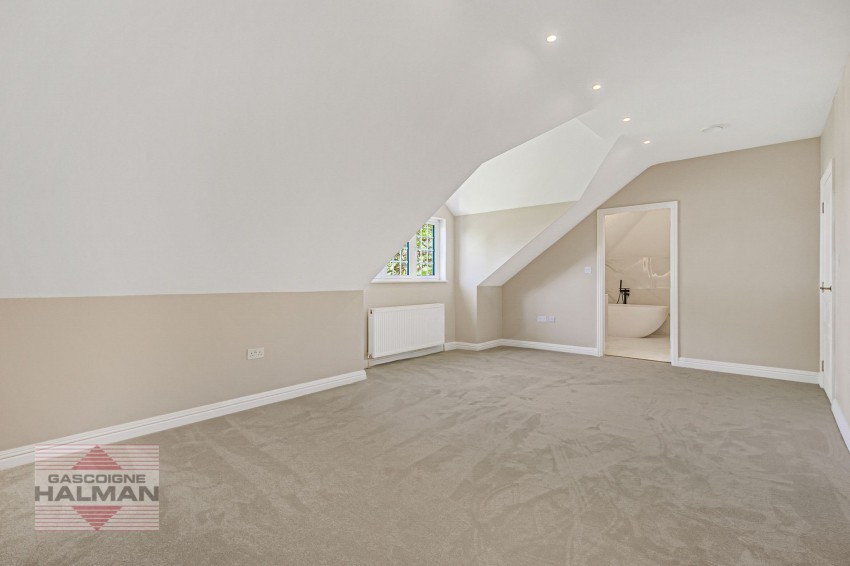 Images for Moss Lane, Sale, M33
