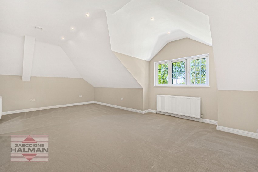 Images for Moss Lane, Sale, M33