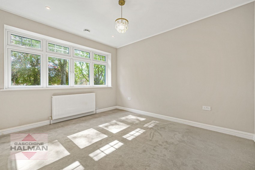 Images for Moss Lane, Sale, M33