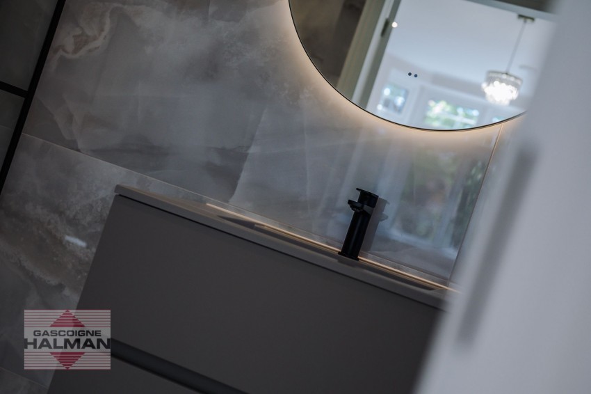 Images for Moss Lane, Sale, M33