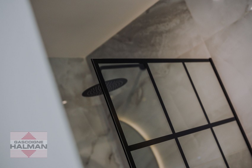 Images for Moss Lane, Sale, M33