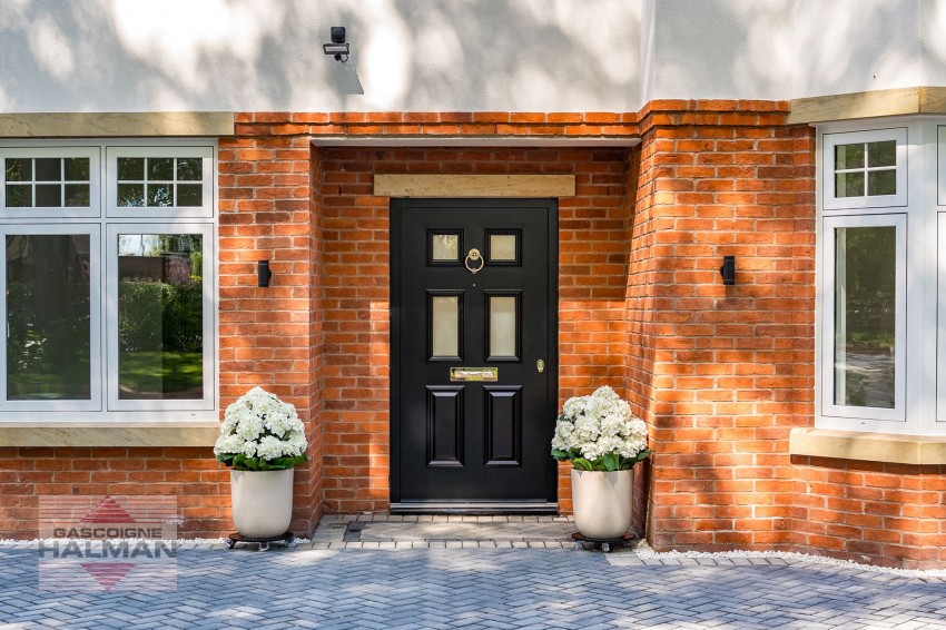 Images for Moss Lane, Sale, M33