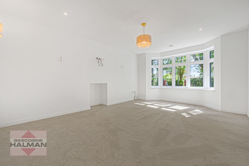 Images for Moss Lane, Sale, M33