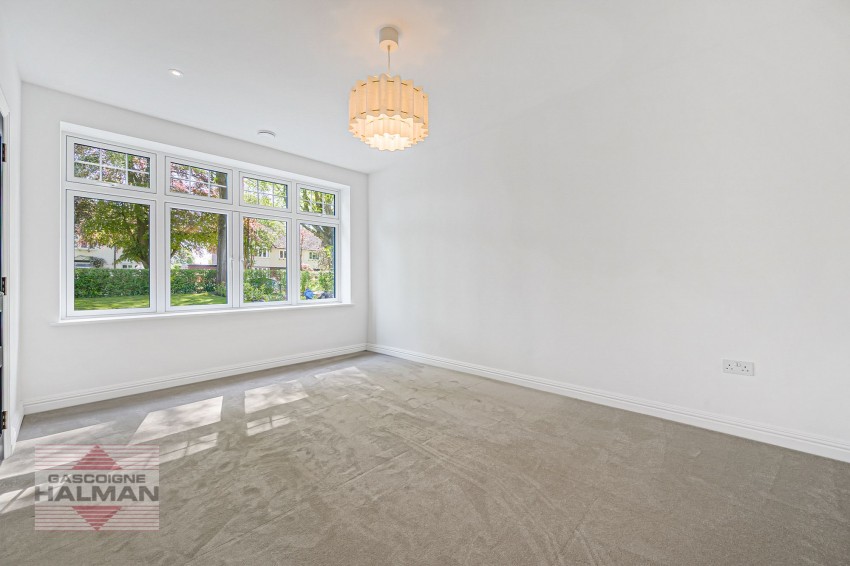 Images for Moss Lane, Sale, M33