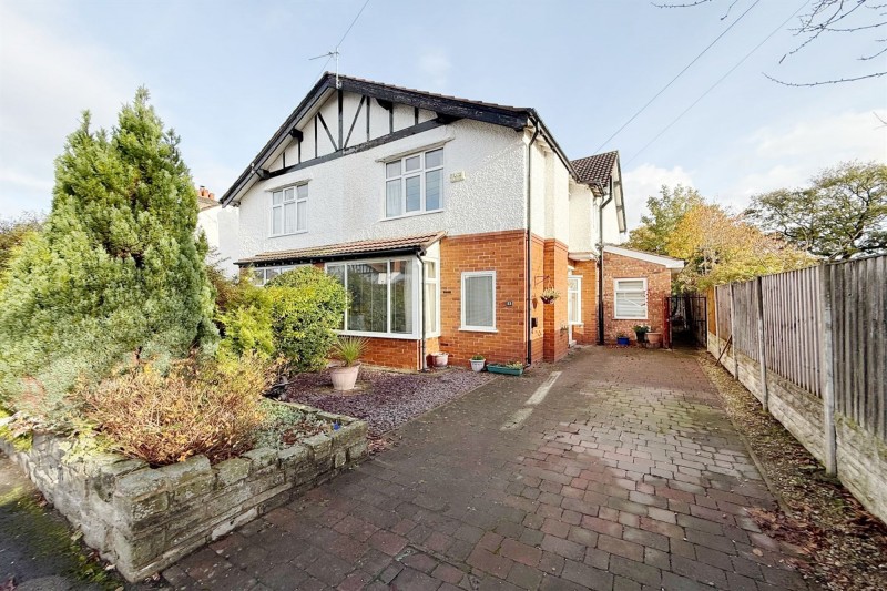 Woodfield Road, Cheadle Hulme, SK8