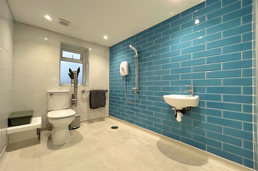 Images for Rydal Avenue, Sale, M33