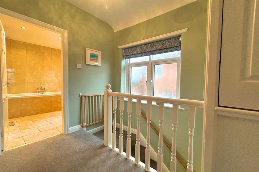 Images for Rydal Avenue, Sale, M33