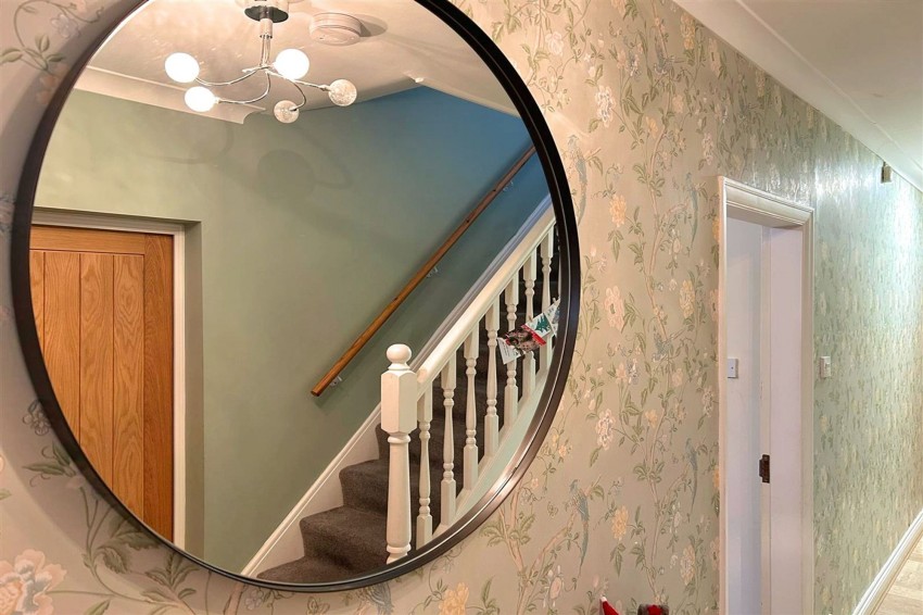 Images for Rydal Avenue, Sale, M33