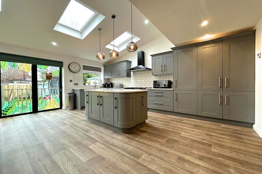 Images for Rydal Avenue, Sale, M33