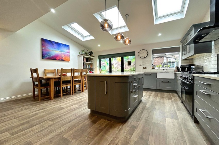 Images for Rydal Avenue, Sale, M33