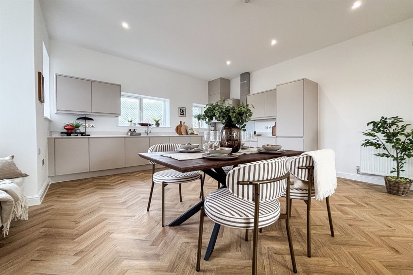 Images for Highfield Avenue, Sale, M33