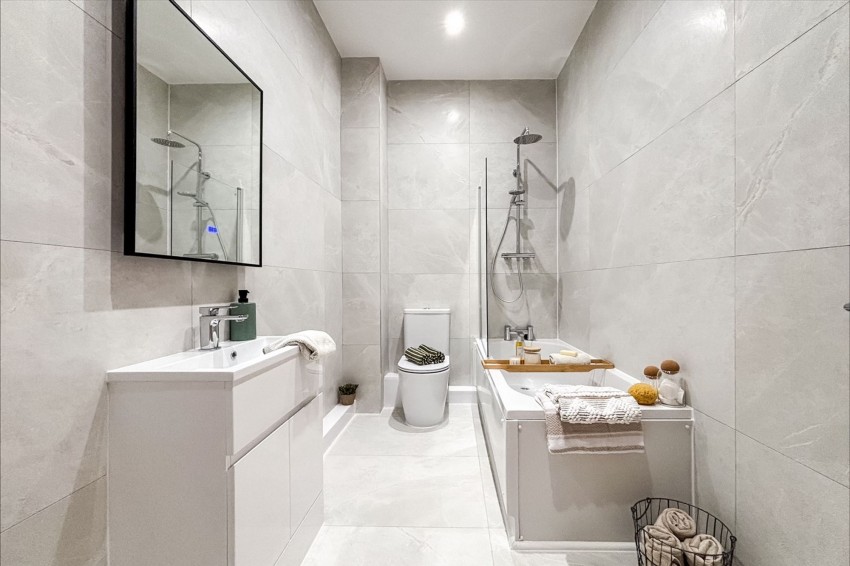 Images for Highfield Avenue, Sale, M33