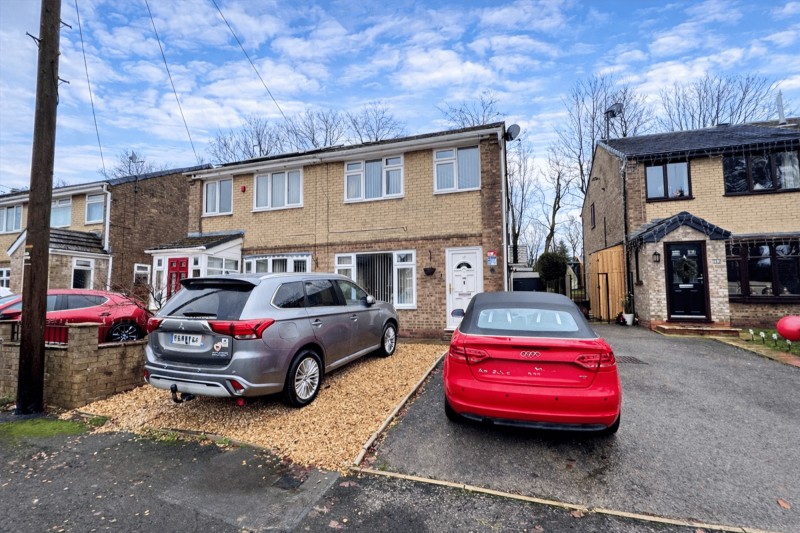 Woodfield Close, Hadfield, SK13